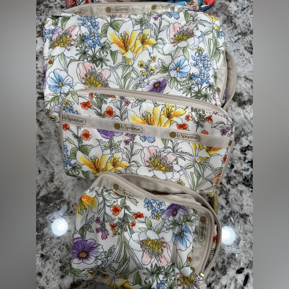 LeSportSac 3 piece floral print set!
